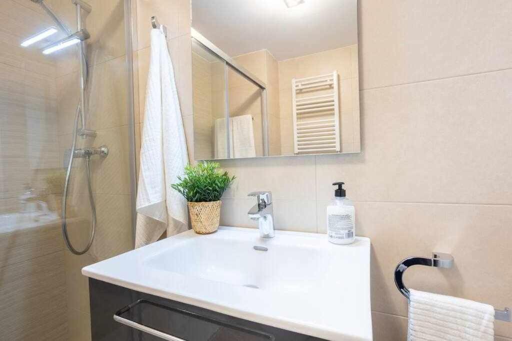 דירות ברמאו Coimbra Etxea Precioso Piso Recien Estrenado מראה חיצוני תמונה